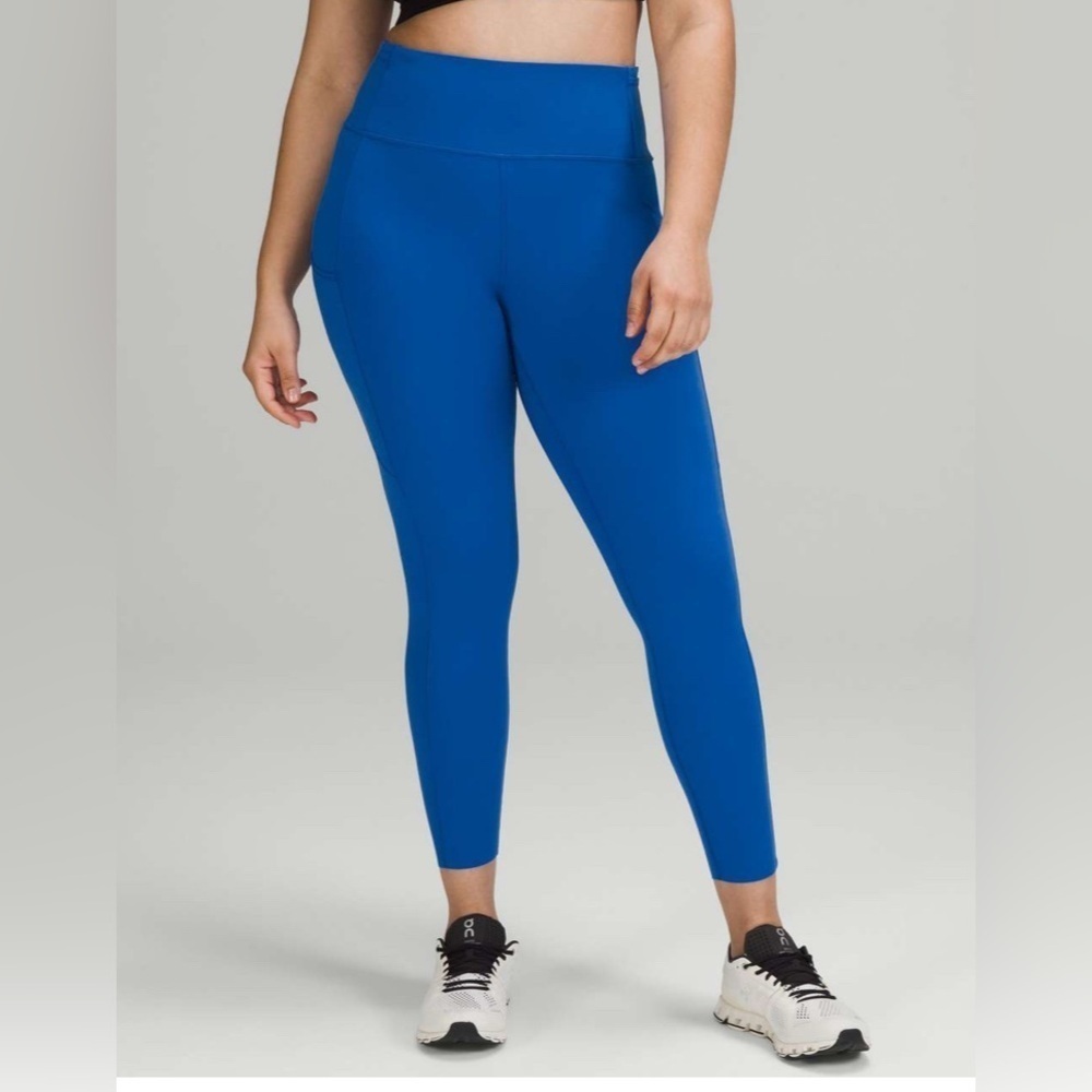 Lululemon Fast and Free High-Rise Tight 25"
Blazer Blue Tone